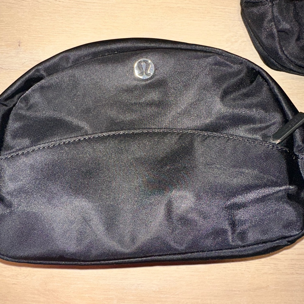 Lululemon City Essentials Pouch